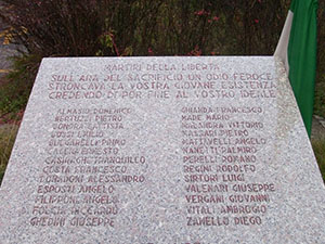 foto, Lapide con i nomi dei lavoratori deportati dopo gli scioperi del marzo 1944